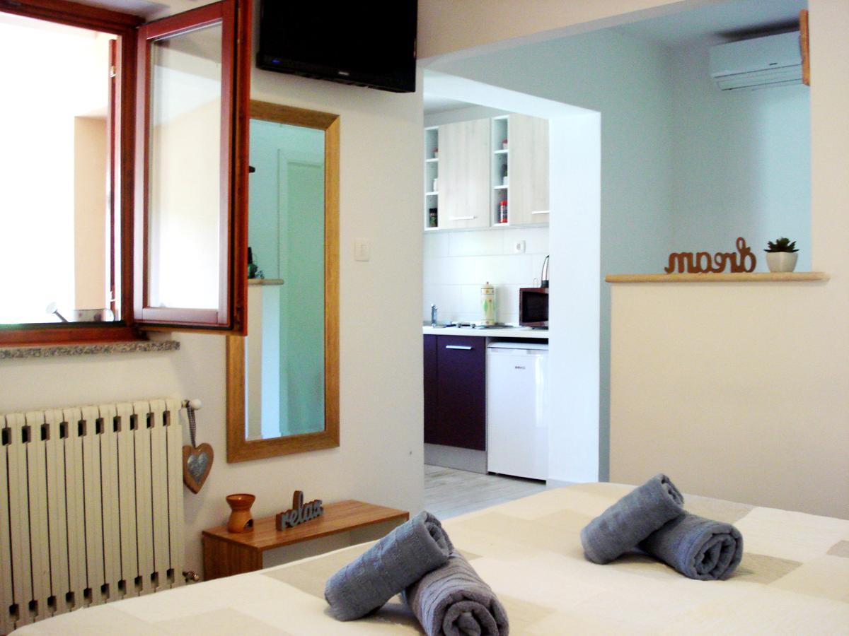 Studio Apartment Md Roc Bagian luar foto